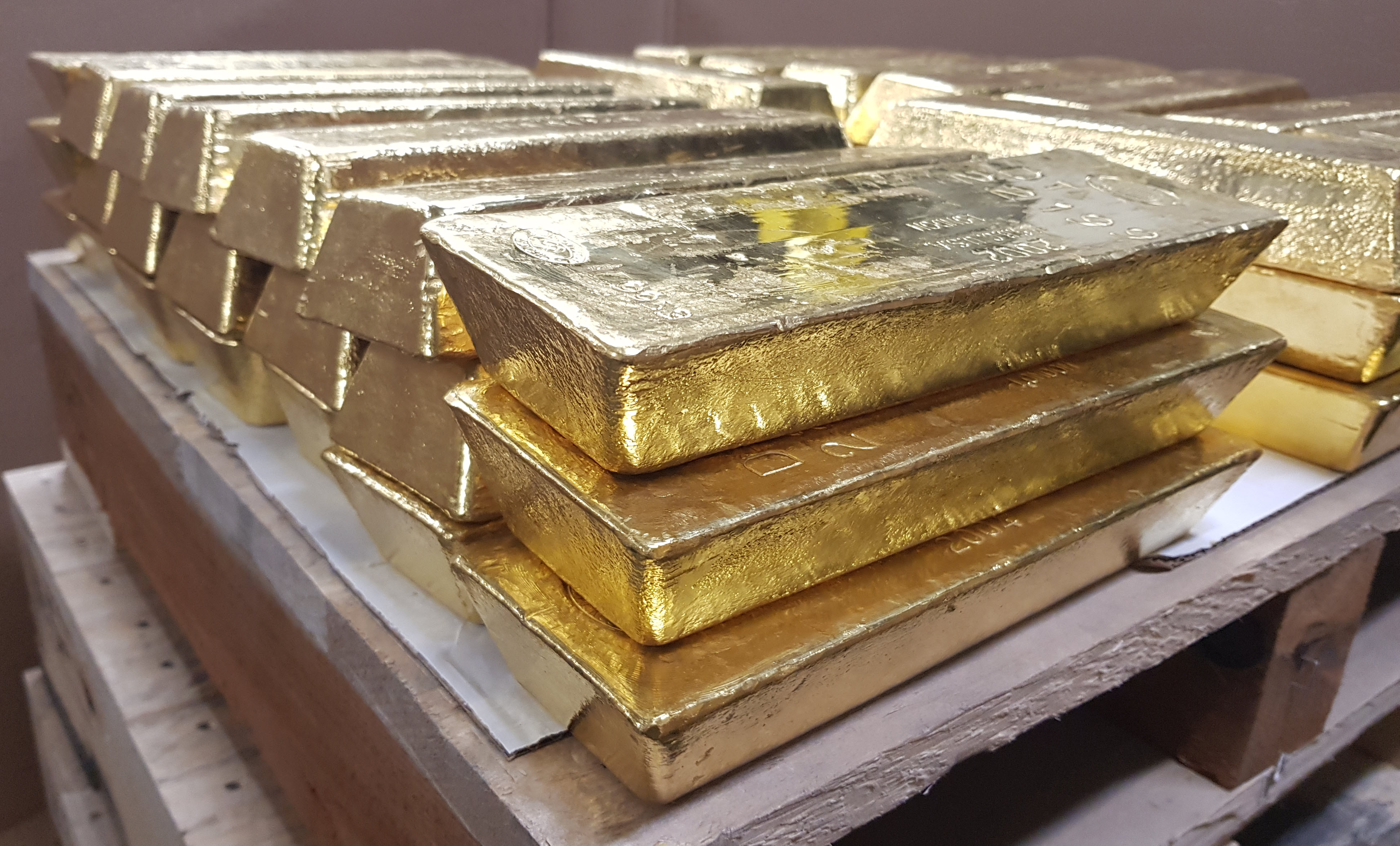 Investment-grade African gold bars for sale representing wholesale gold bullion supply in Africa for institutional and private buyers